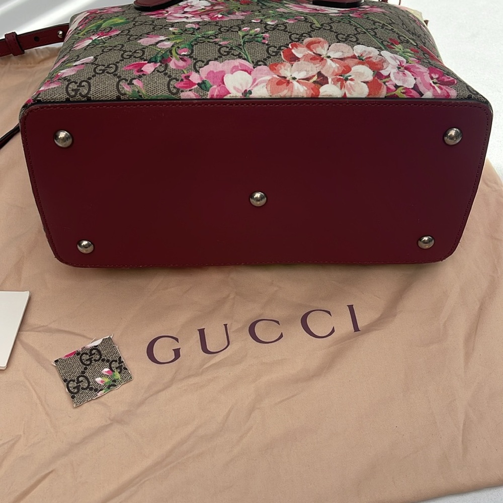 Authentic Gucci GG Supreme Monogram Bloom Linea A Fold-over Tote Crossbo… - Picture 8 of 16